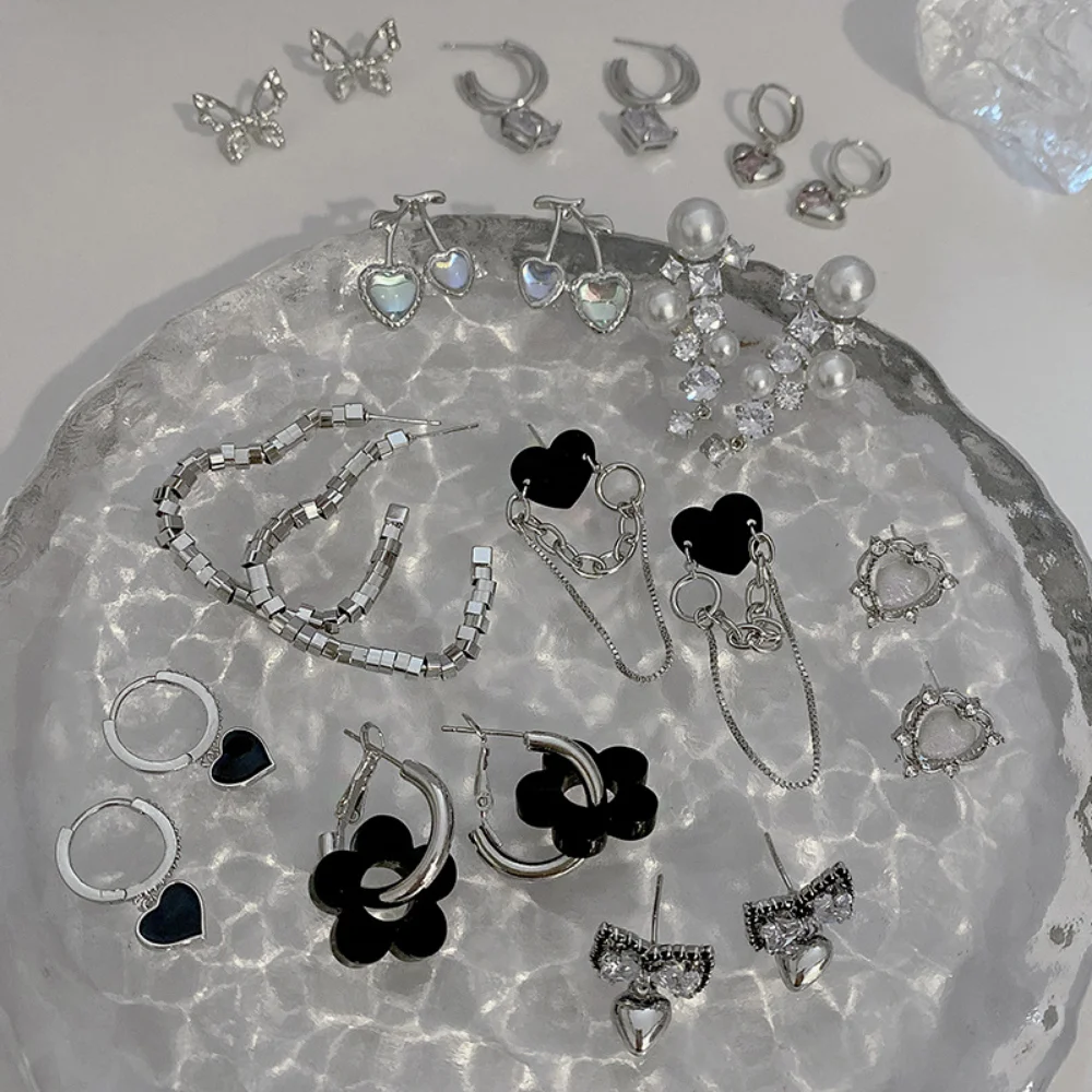 

925 Silver Chic Cool Stud Dangle Earrings Pearl Neo-Gothic Stylish Cute Simple Flower Tassels Black Heart Earring Daily Jewelry