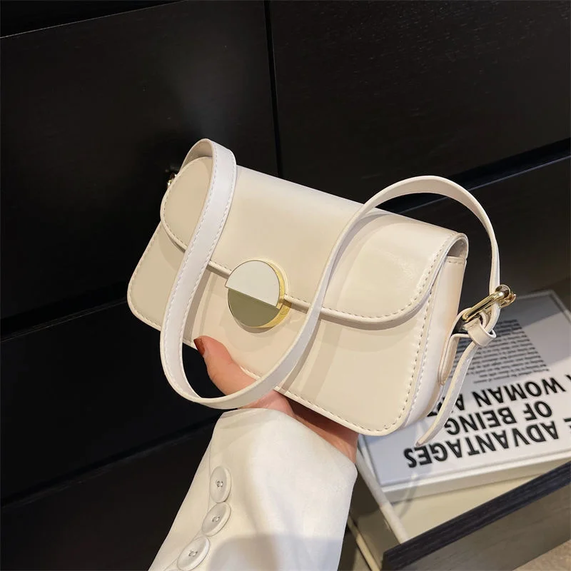 women's new portable one-shoulder small square bag high-end simple and versatile diagonal cross autumn winter fashion chain bag
women's new portable one-shoulder small square bag high-end simple and versatile diagonal cross autumn winter fashion chain bag
