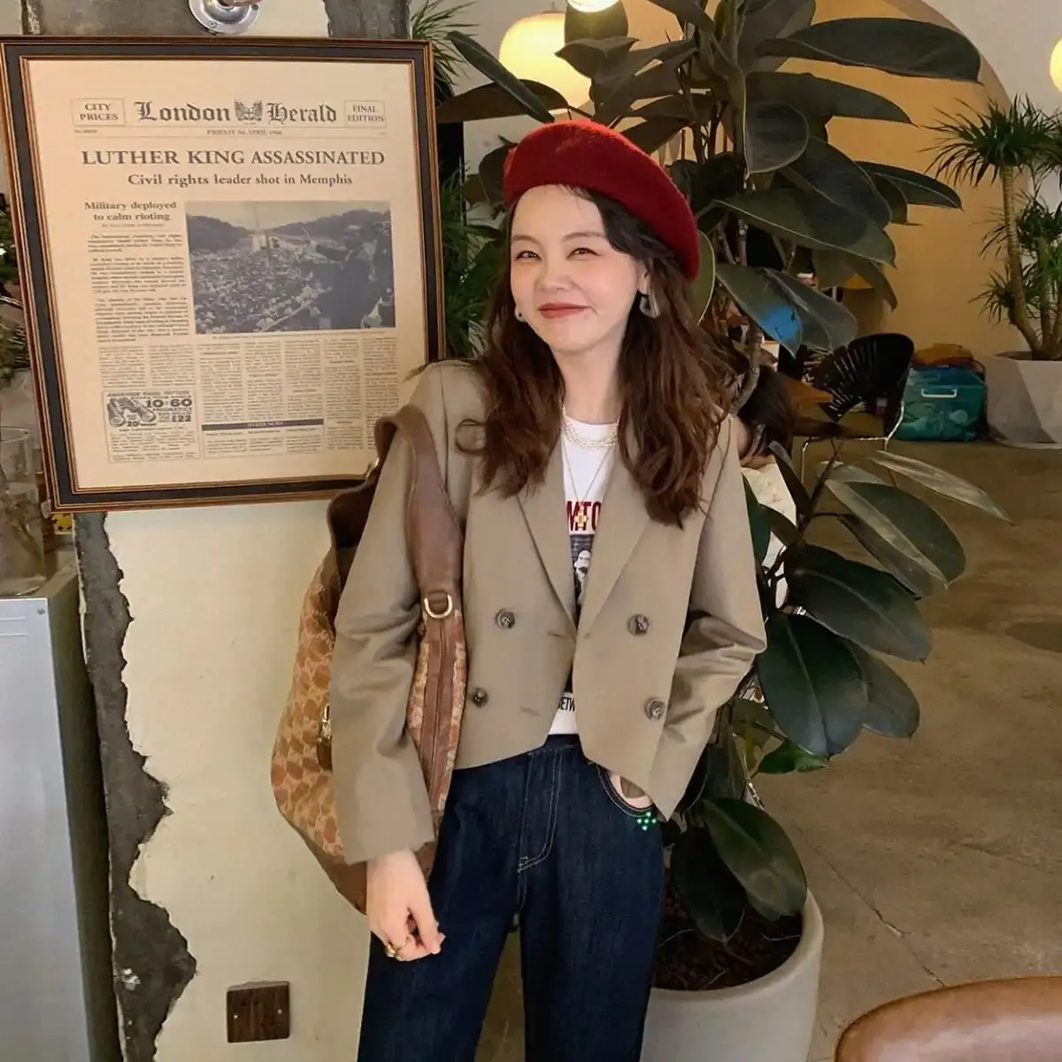 Luxury Women's Blazer Office Women Fashion Long Sleeve Cropped Top Irregular Suit Cheap Wholesale Spring Autumn Jacket Leisure
Luxury Women's Blazer Office Women Fashion Long Sleeve Cropped Top Irregular Suit Cheap Wholesale Spring Autumn Jacket Leisure