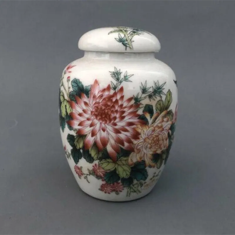 

Chinese Famille Rose Porcelain Pot Chrysanthemum Pattern Jar Tea Caddy 4.0 Inch