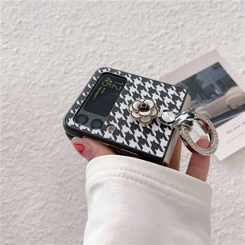 Fashion Houndstooth Ring Phone Case for Samsung Galaxy Z Flip 3 Z Flip 4 Hard PC Back Cover for ZFlip3 ZFlip4 Case Shell
Fashion Houndstooth Ring Phone Case for Samsung Galaxy Z Flip 3 Z Flip 4 Hard PC Back Cover for ZFlip3 ZFlip4 Case Shell