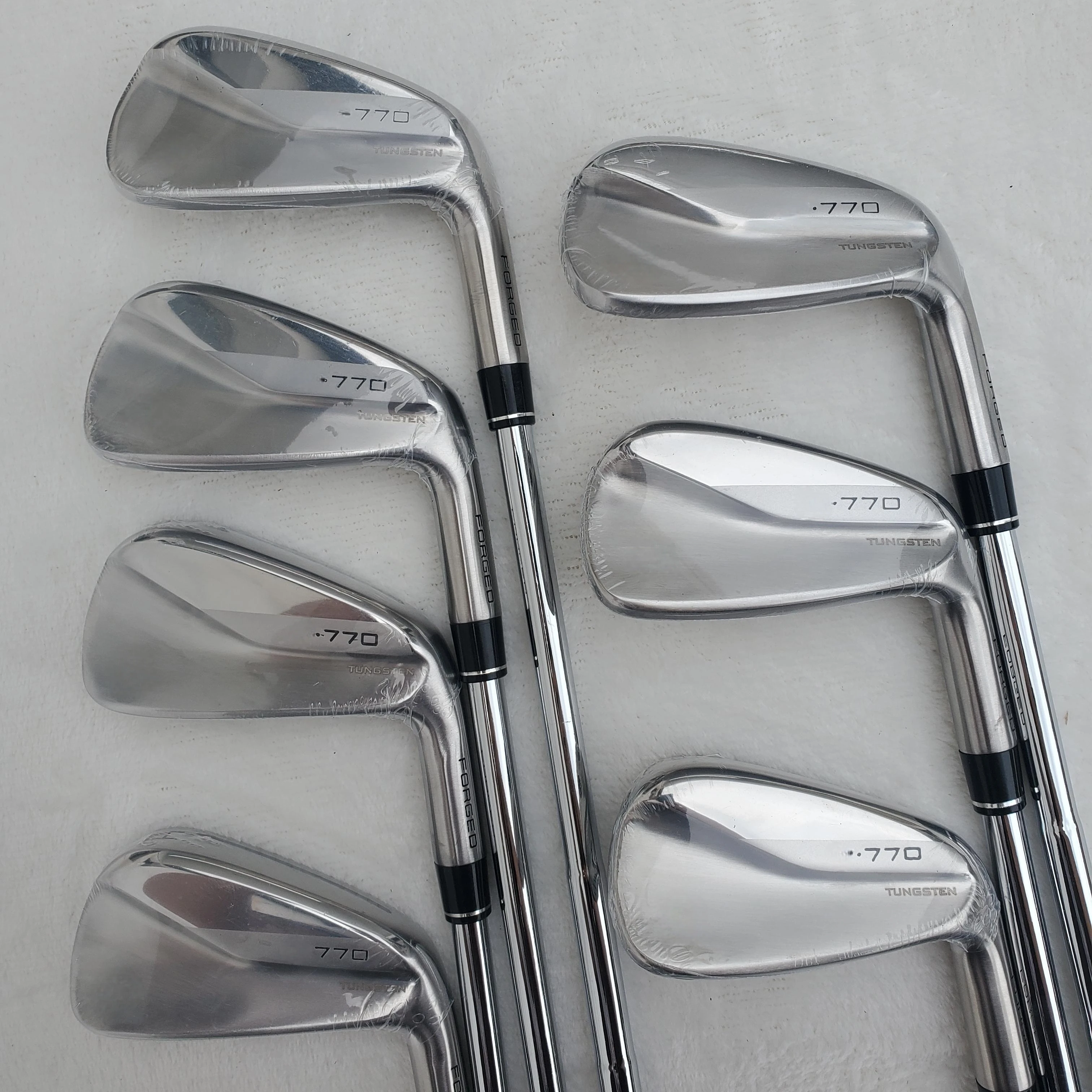 

Men's Golf Iron 770 Golf Club Irons Set Forged Tungsten Golf Clubs 456789P Regular/Stiff Steel/Graphite Shafts Headcovers