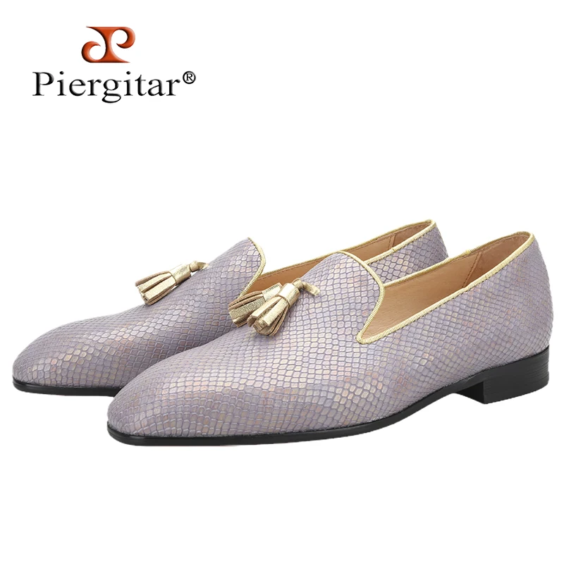 

Piergitar Mauve Dragon Scale Patterned Calfskin Men Loafers With Gold Leather Tassels For Party Red Bottom Slip-On Slippers