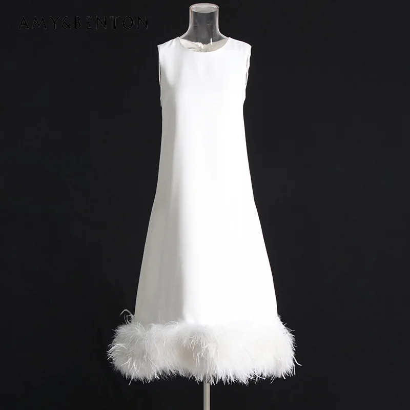Fashion Niche Design Sleeveless Solid Color Dress 2023 Summer New Round Neck Lace-up Hem Stitching Feather Dress Women Clothing
Fashion Niche Design Sleeveless Solid Color Dress 2023 Summer New Round Neck Lace-up Hem Stitching Feather Dress Women Clothing