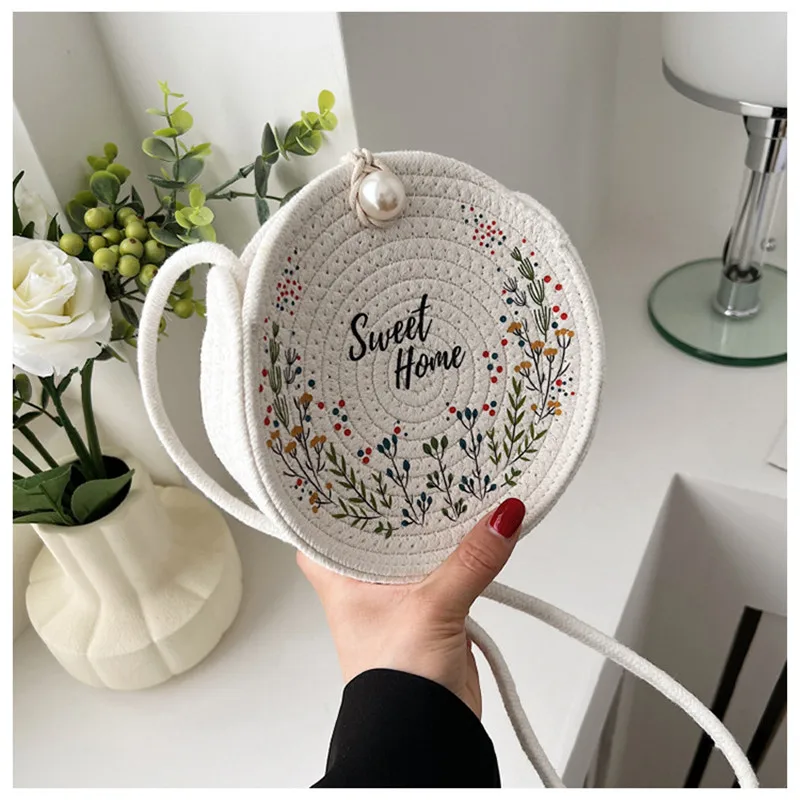 Соломенные сумки на плечо для женщин, пляжный кошелек через плечо в богемном стиле, круглая сумочка
Соломенные сумки на плечо для женщин, пляжный кошелек через плечо в богемном стиле, круглая сумочка