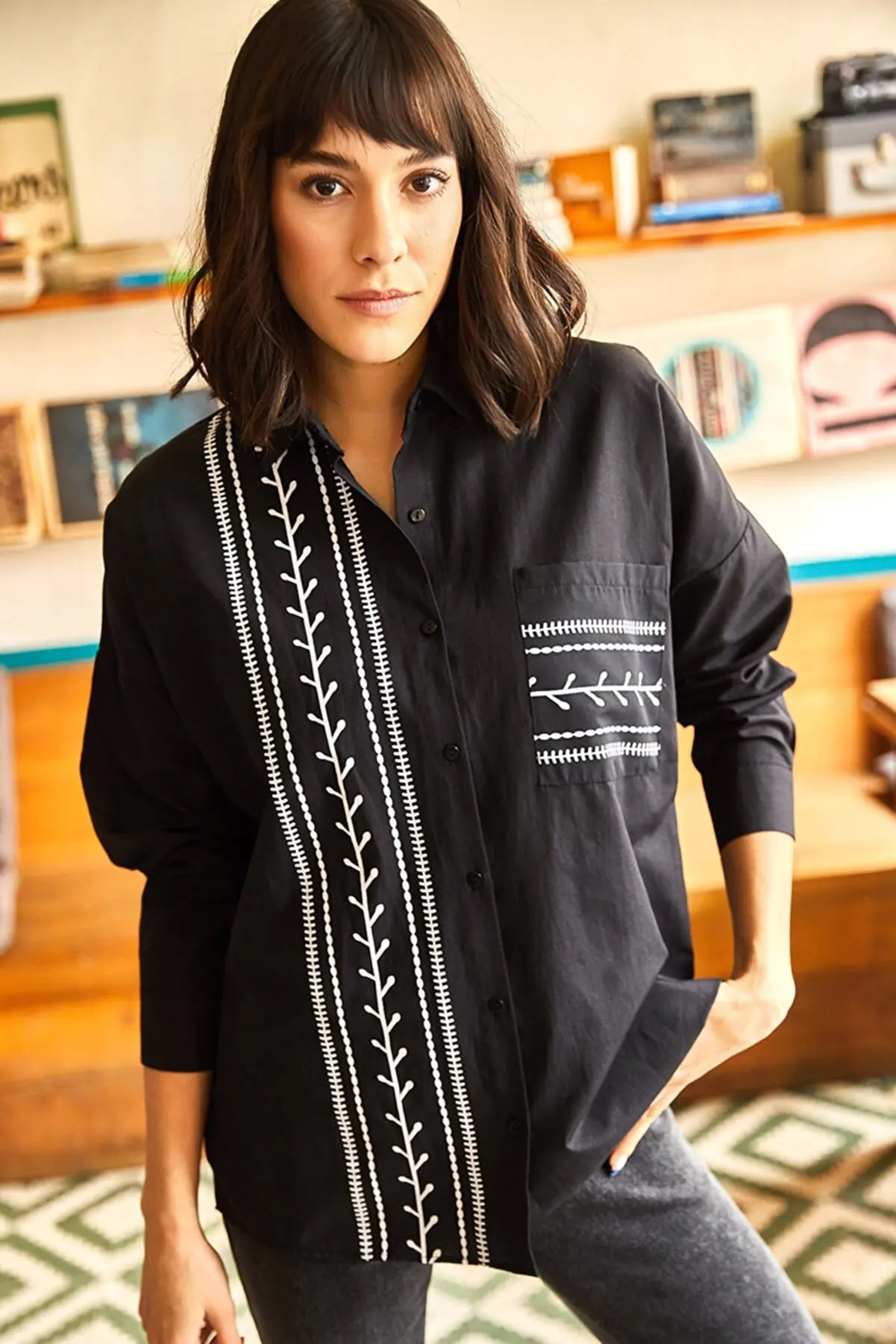 Woman Black Pocket Detail Printed Covered Shirt Pretty and Cheap women's Blouses 259811905
Woman Black Pocket Detail Printed Covered Shirt Pretty and Cheap women's Blouses 259811905
