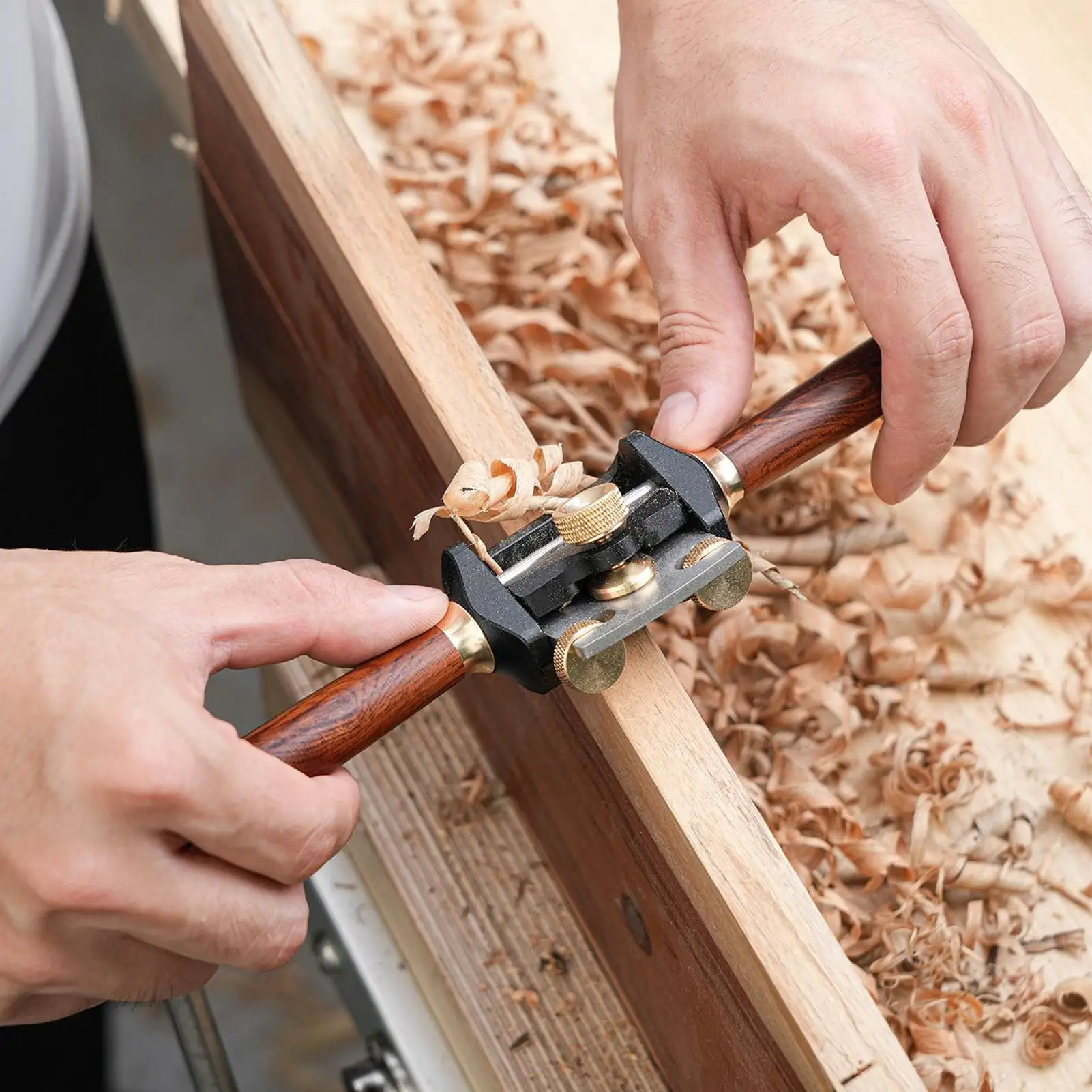 Ручной строгальный станок с прорезями, ручной деревообрабатывающий самолет с регулируемой глубиной лезвия, ручной инструмент, ручной штовхающий самолет для рубанок по дереву
Ручной строгальный станок с прорезями, ручной деревообрабатывающий самолет с регулируемой глубиной лезвия, ручной инструмент, ручной штовхающий самолет для рубанок по дереву