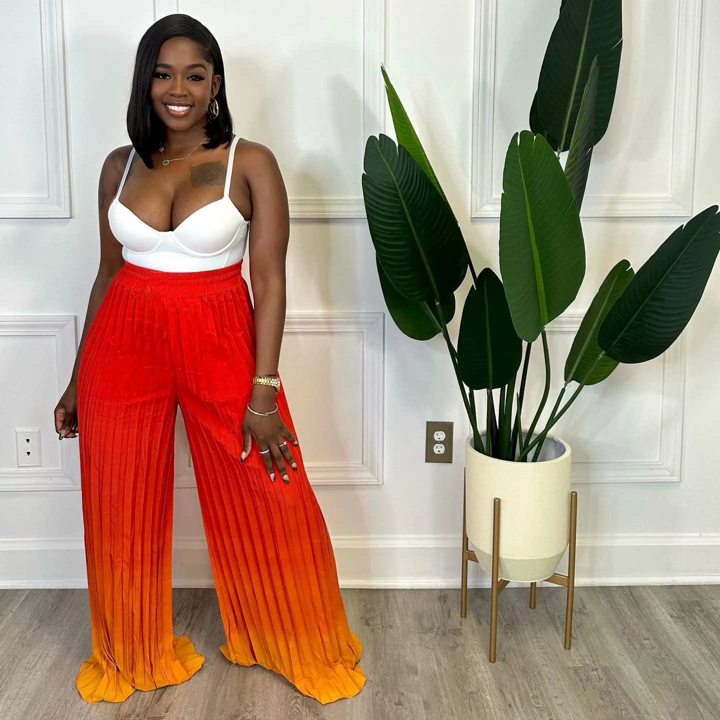 Elegant Women Wide Leg Pants Changing Color Pleated Trousers 2023 Summer Vacation New Popular Workout Activewear Casual Capris
Elegant Women Wide Leg Pants Changing Color Pleated Trousers 2023 Summer Vacation New Popular Workout Activewear Casual Capris