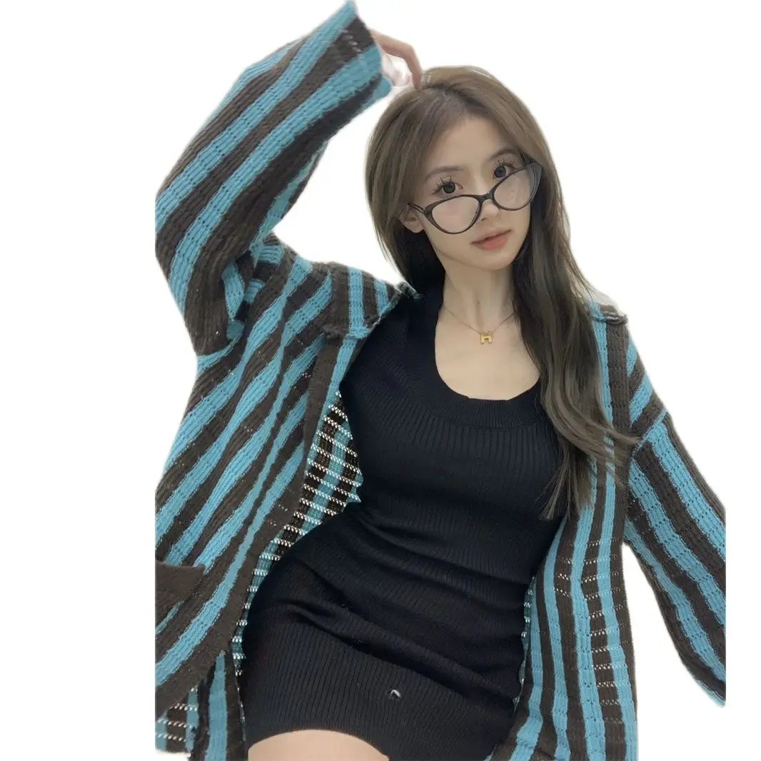 Breif Sweater Hooded Cardigan Design Vertical Stripe Loose Women Winter Fall Fashion Sweater
Breif Sweater Hooded Cardigan Design Vertical Stripe Loose Women Winter Fall Fashion Sweater