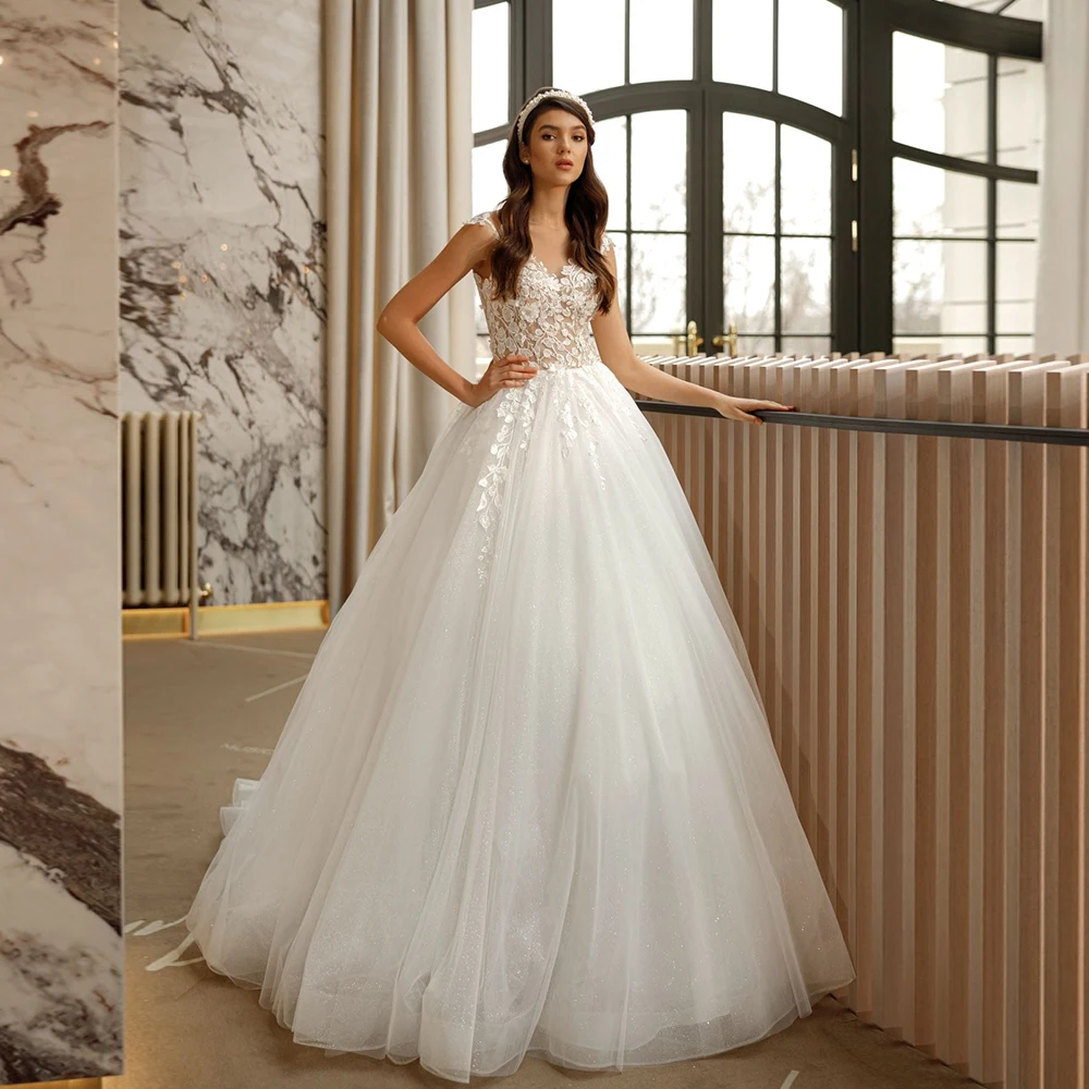 

Elegant Ivory Wedding Dresses O Neck Bridal Gowns Appliques Back Button A-Line Sweep Train Tulle Illusion Весільна сукня 2023