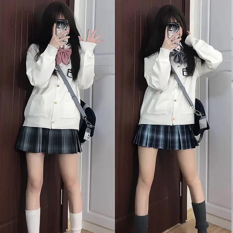 jk uniform hooded cardigan sweater set Japanese school style women autumn winter solid color loose small long-sleeved coat
jk uniform hooded cardigan sweater set Japanese school style women autumn winter solid color loose small long-sleeved coat