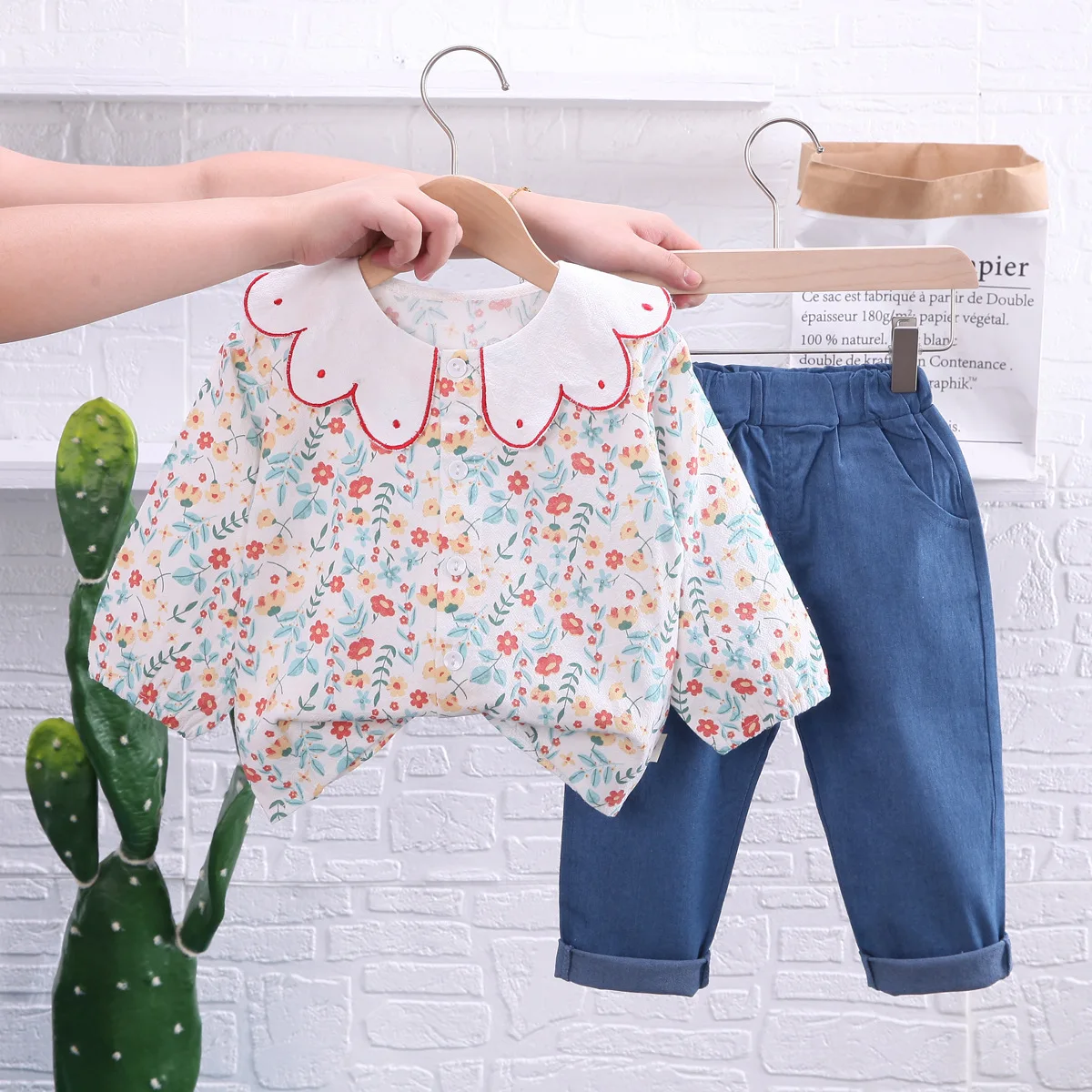 Infant Girl Fashion New Spring Autumn 2Pcs Clothing Set Coat Cotton Long Sleeve floral Shirt Jeans Pants Baby Girl Clothes Suit
Infant Girl Fashion New Spring Autumn 2Pcs Clothing Set Coat Cotton Long Sleeve floral Shirt Jeans Pants Baby Girl Clothes Suit
