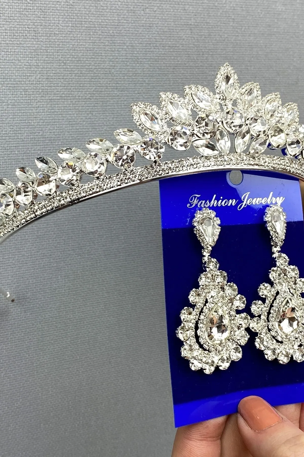 Bridal Accessories Bridal Crown Leyn Model Bridal Crown And Drop Earring Set Wedding For Bride And Bridesmaids
Bridal Accessories Bridal Crown Leyn Model Bridal Crown And Drop Earring Set Wedding For Bride And Bridesmaids