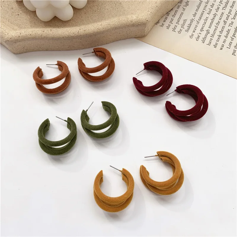 2022 Korean Fashion Autumn Winter Suede Circle Geometric Round Big Hoop Earrings for Women Wedding Party Jewelry
2022 Korean Fashion Autumn Winter Suede Circle Geometric Round Big Hoop Earrings for Women Wedding Party Jewelry