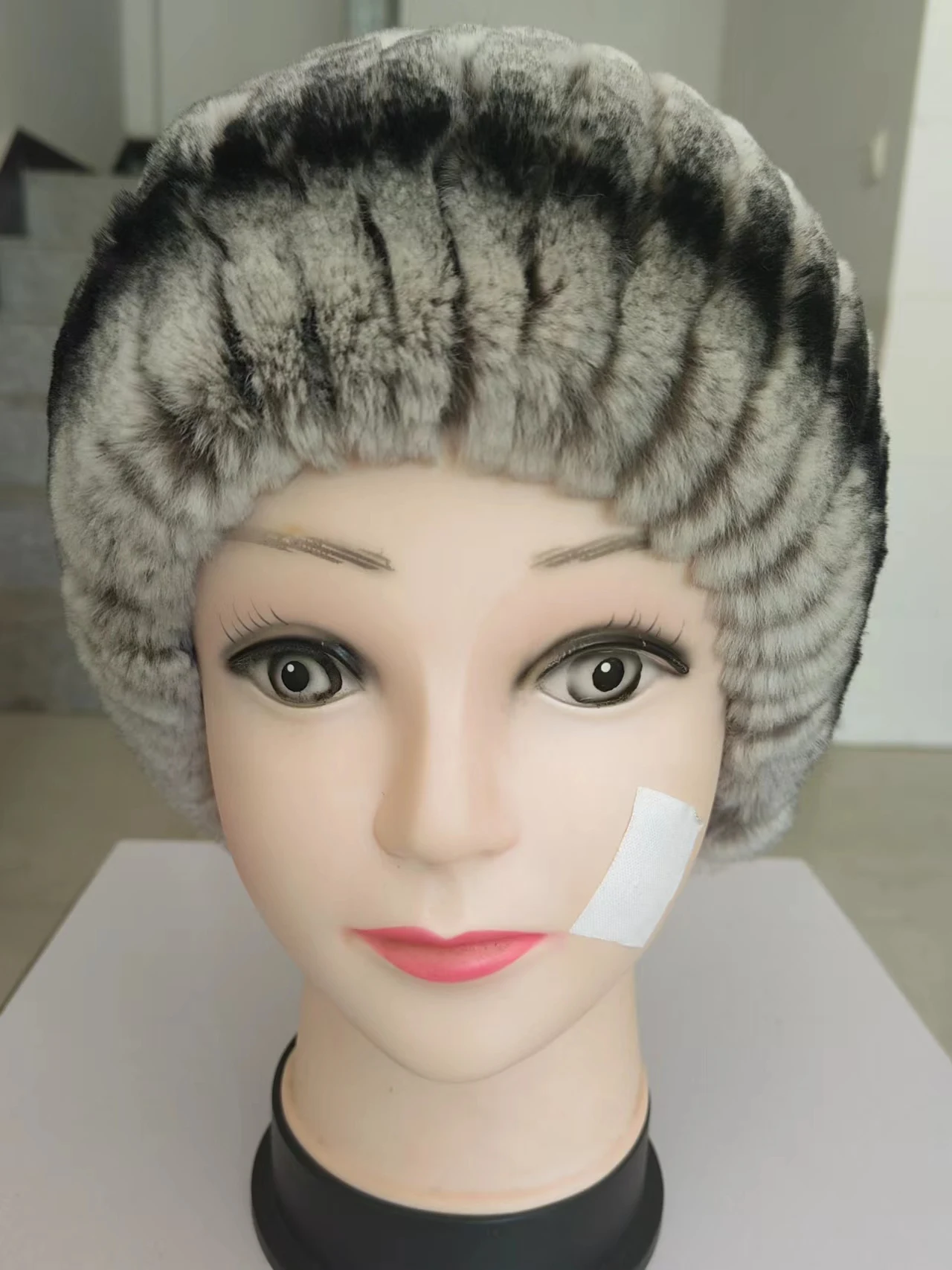 Rex Rabbit Fur Grass Womens New Hat Thickened Ear Protection to Keep Warm and Fashionable in Winter
Rex Rabbit Fur Grass Womens New Hat Thickened Ear Protection to Keep Warm and Fashionable in Winter