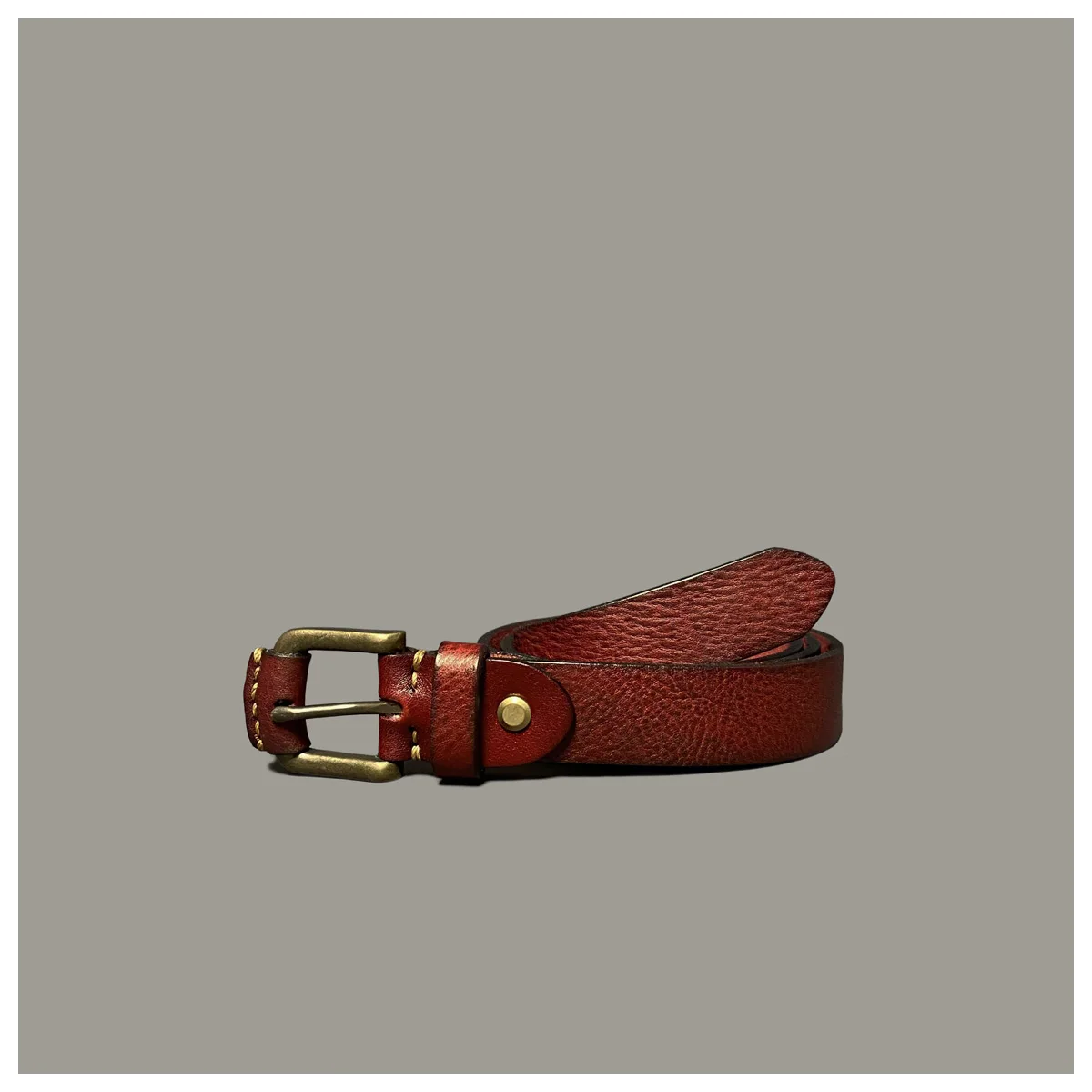 Japanese handmade women's leather retro fashion casual belt top layer leather copper buckle jeans belt dark red
Japanese handmade women's leather retro fashion casual belt top layer leather copper buckle jeans belt dark red