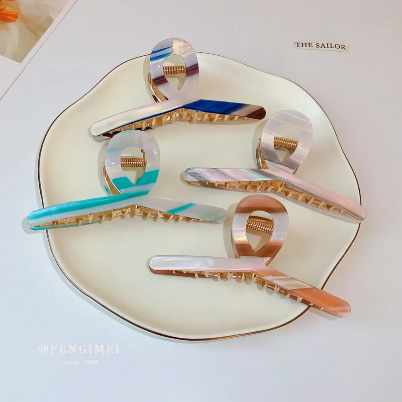 Korean Ins Acetic Acid Cross Geometry Grip, Fashionable Temperament, Shark Clip At The Back Of Head, Commuter Versatile
Korean Ins Acetic Acid Cross Geometry Grip, Fashionable Temperament, Shark Clip At The Back Of Head, Commuter Versatile