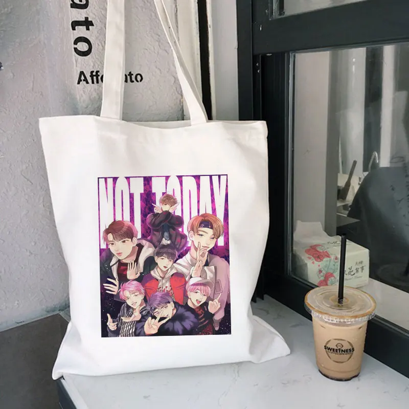 Jungkook Kpop холщовые сумки через плечо Suga J Hope женская сумка Jin JIMIN V Top Сумочка для корейской моды забавная женская сумка через плечо
Jungkook Kpop холщовые сумки через плечо Suga J Hope женская сумка Jin JIMIN V Top Сумочка для корейской моды забавная женская сумка через плечо