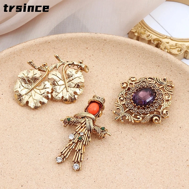 Exquisite Rhinestone Gem Brooch Scarecrow Leaf Brooches for Women Men Lapel Pin Suit Accessories Holiday Gift 
Exquisite Rhinestone Gem Brooch Scarecrow Leaf Brooches for Women Men Lapel Pin Suit Accessories Holiday Gift