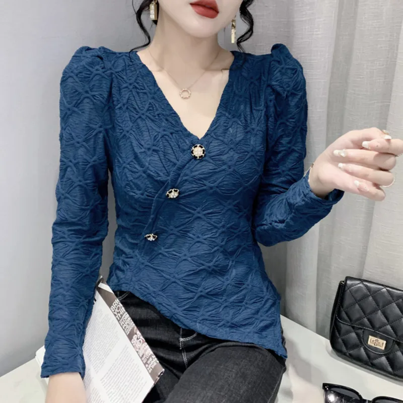 #8172 Black Blue Short T Shirt Women V-neck Vintage Irregular T-shirt Female Buttons Slim Sexy Long Sleeve T Shirt Femme V-neck
#8172 Black Blue Short T Shirt Women V-neck Vintage Irregular T-shirt Female Buttons Slim Sexy Long Sleeve T Shirt Femme V-neck
