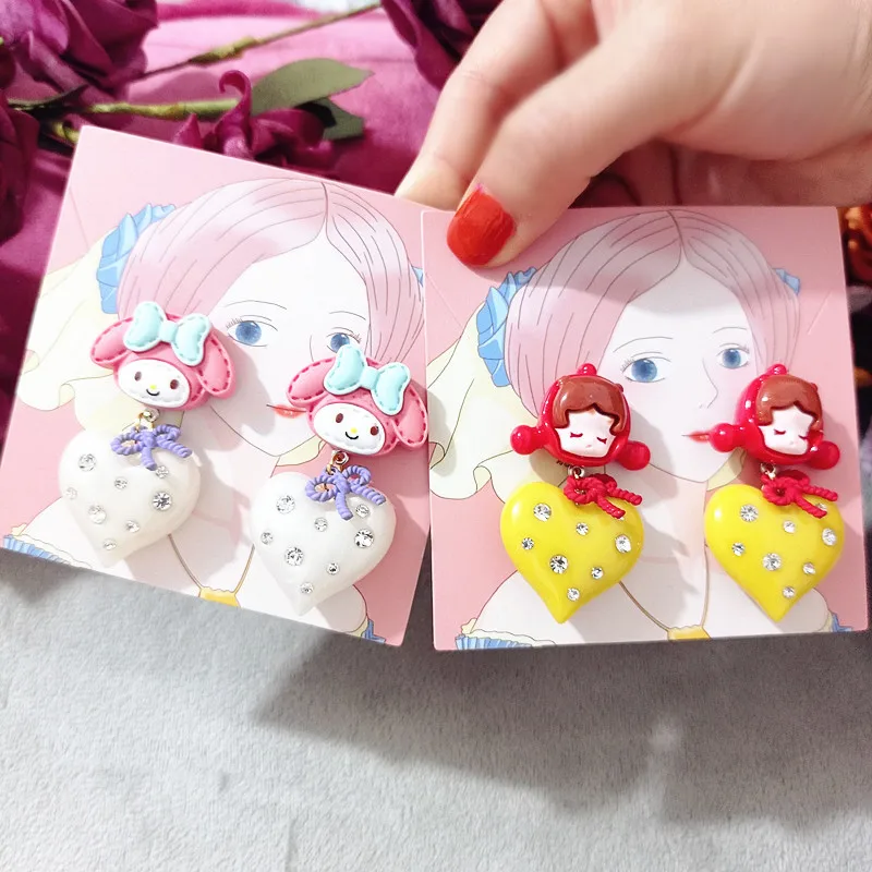 Kawaii Sanrio S925 Silver Earrings Hellokitty Mymelody Cute Anime Heart Pendant Earrings Student Kids Cartoon Jewelry Girl Gift
Kawaii Sanrio S925 Silver Earrings Hellokitty Mymelody Cute Anime Heart Pendant Earrings Student Kids Cartoon Jewelry Girl Gift