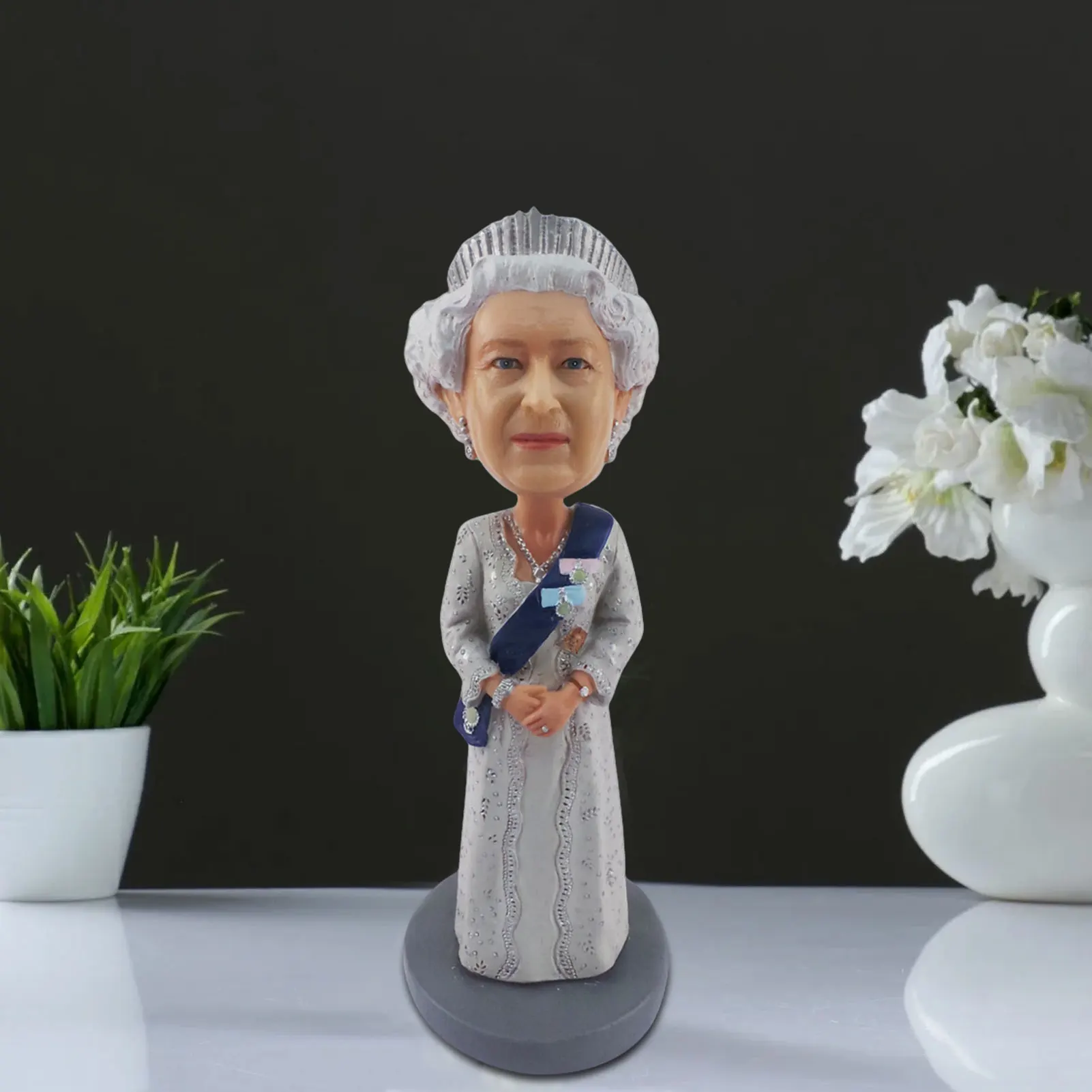 Queen Elizabeth II Ornament 7.9 X 2.4 X 2.4 In Queen Elizabeth II Platinums Jubilee 2022 70th Anniversary Car Desktop Office
Queen Elizabeth II Ornament 7.9 X 2.4 X 2.4 In Queen Elizabeth II Platinums Jubilee 2022 70th Anniversary Car Desktop Office