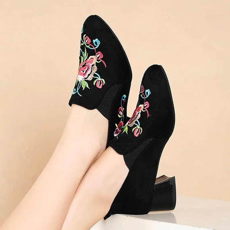 2022 New Brand Women Print High Heels Shoes Autumn Fashion Sexy Chunky Pumps Ladies Pointed Toe Shoes Retro Casual Mules Shoes
2022 New Brand Women Print High Heels Shoes Autumn Fashion Sexy Chunky Pumps Ladies Pointed Toe Shoes Retro Casual Mules Shoes