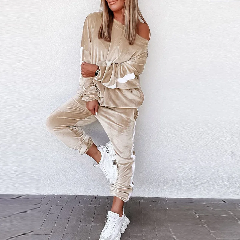 Striped Spliced Velvet Tracksuit Women Casual Threw Collar Long Sleeve Sweatshirt And Harem Pant Suit Loose Ladies Two Piece Set
Striped Spliced Velvet Tracksuit Women Casual Threw Collar Long Sleeve Sweatshirt And Harem Pant Suit Loose Ladies Two Piece Set