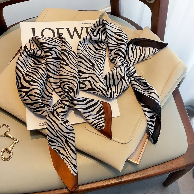 70*70cm Spring New Silk Square Scarf Lady Neck Hairband Shawl Wrap Women Neckerchief Bandana Leopard Plaid Scarves 2022 New
70*70cm Spring New Silk Square Scarf Lady Neck Hairband Shawl Wrap Women Neckerchief Bandana Leopard Plaid Scarves 2022 New