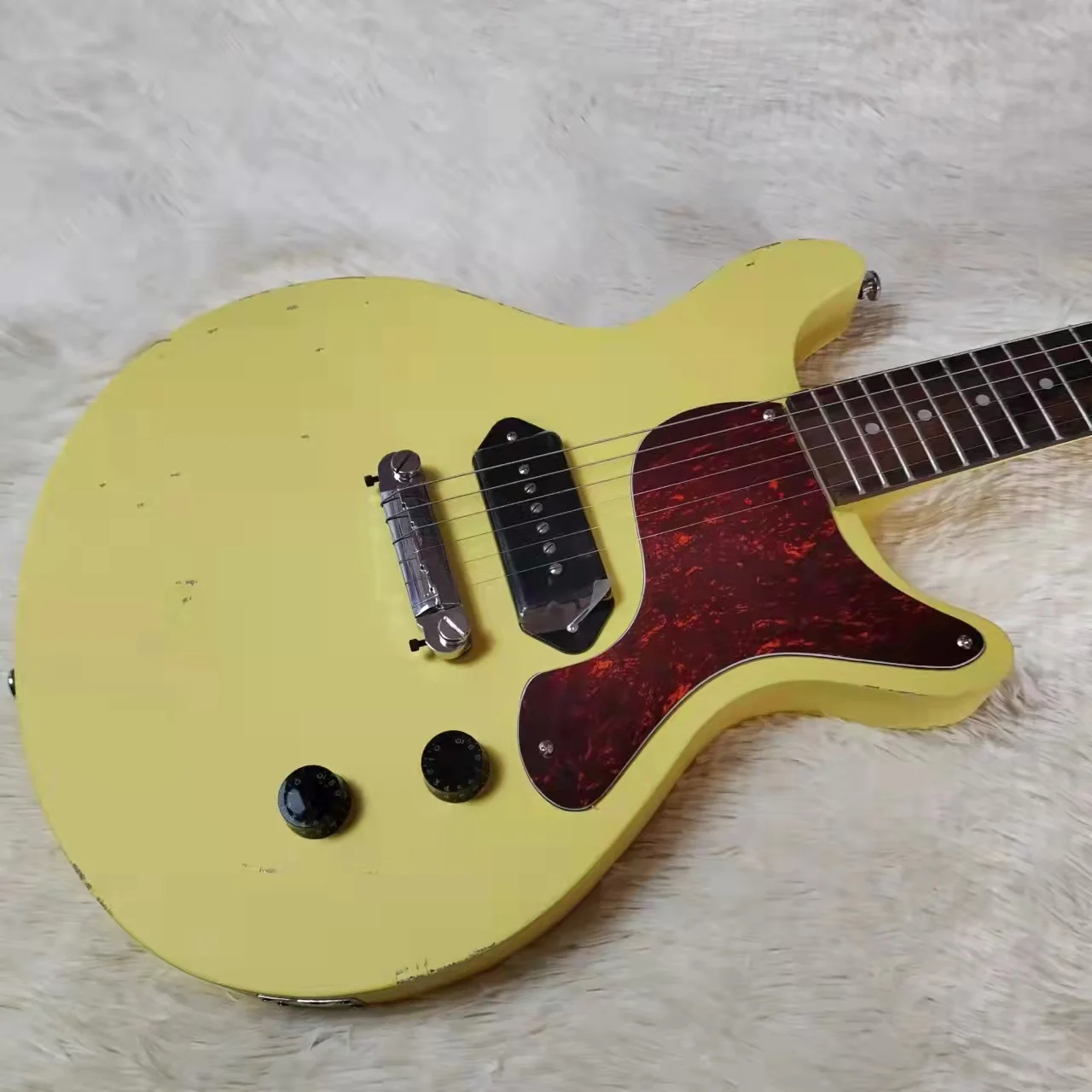 Custom Shop High Quality Make Old Guitar, Tv Yellow Colour, Solid Body,Dot Inlays Ebony Fingerboard, LP Electric Guitar
Custom Shop High Quality Make Old Guitar, Tv Yellow Colour, Solid Body,Dot Inlays Ebony Fingerboard, LP Electric Guitar
