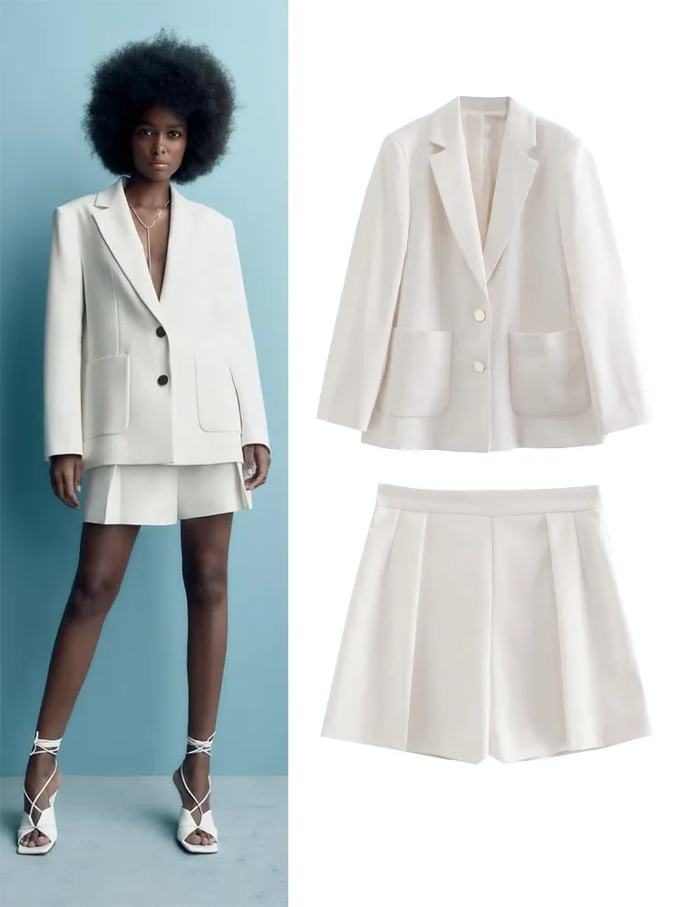 Early autumn new style women's fashion temperament white patch pocket casual suit jacket + same color pleated casual shorts
Early autumn new style women's fashion temperament white patch pocket casual suit jacket + same color pleated casual shorts