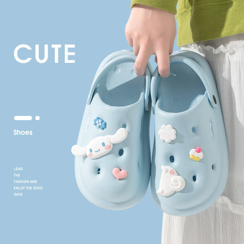 Шлепанцы Sanrio Kuromi Mymelody Cinnamoroll женские, летняя уличная одежда, Симпатичные домашние тапочки на толстой подошве, Нескользящие Кроксы
Шлепанцы Sanrio Kuromi Mymelody Cinnamoroll женские, летняя уличная одежда, Симпатичные домашние тапочки на толстой подошве, Нескользящие Кроксы
