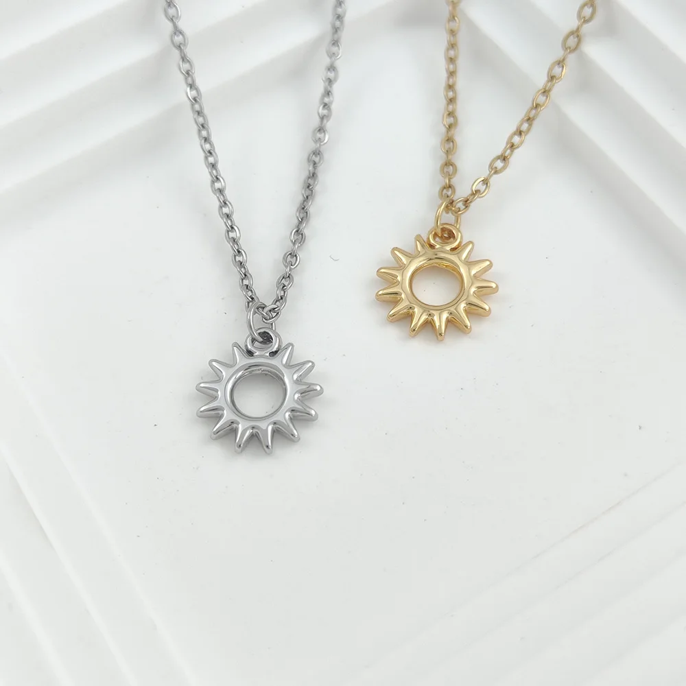 Stainless Steel Golde Silver Casting Sun Pendant Necklace Waterproof Simple Fashion Metal Texture Trendy Jewelry for Woman 
Stainless Steel Golde Silver Casting Sun Pendant Necklace Waterproof Simple Fashion Metal Texture Trendy Jewelry for Woman