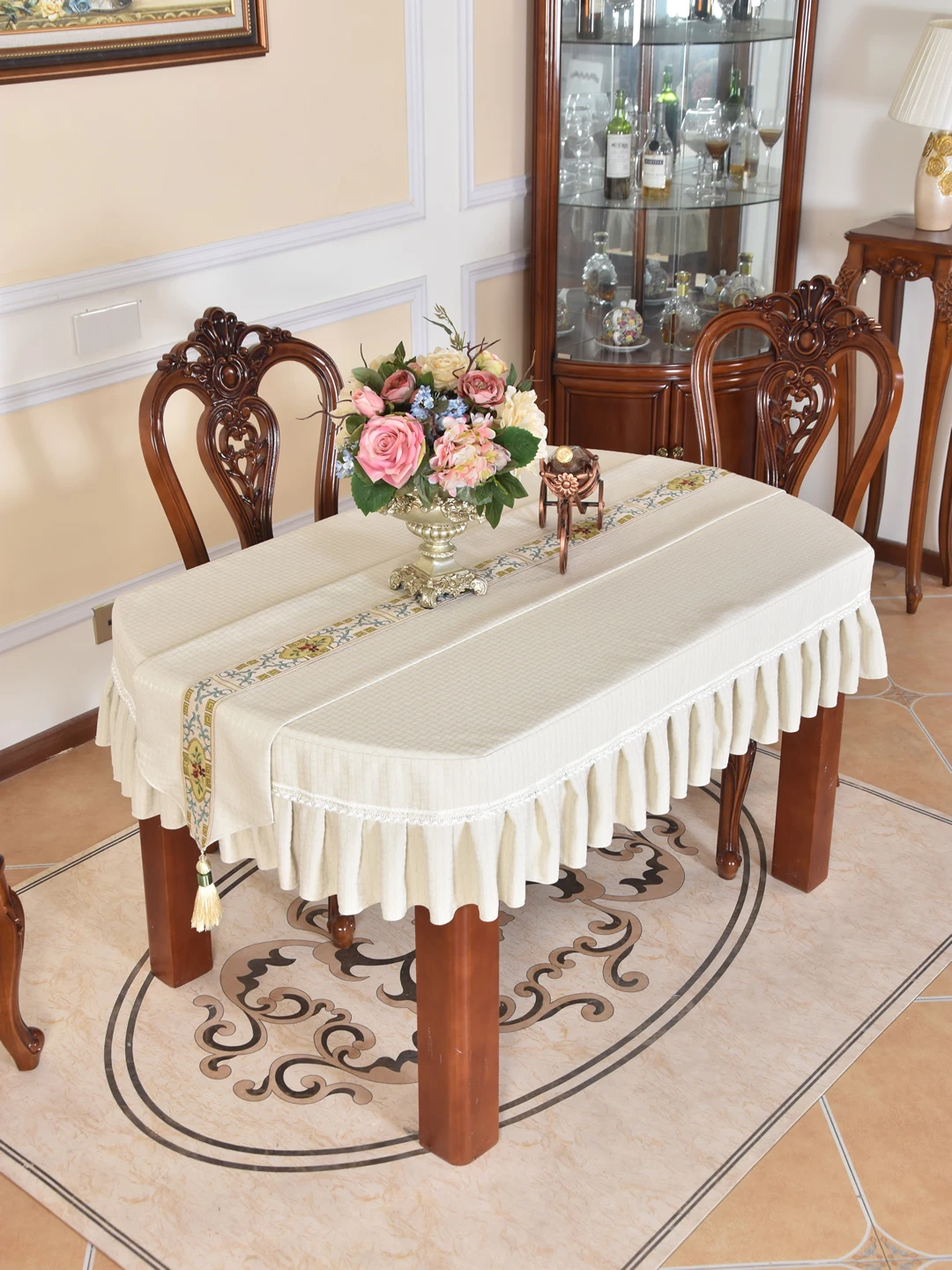 Beige oval tablecloth, dining table cover, fabric art, solid color coffee table, machine washable
Beige oval tablecloth, dining table cover, fabric art, solid color coffee table, machine washable