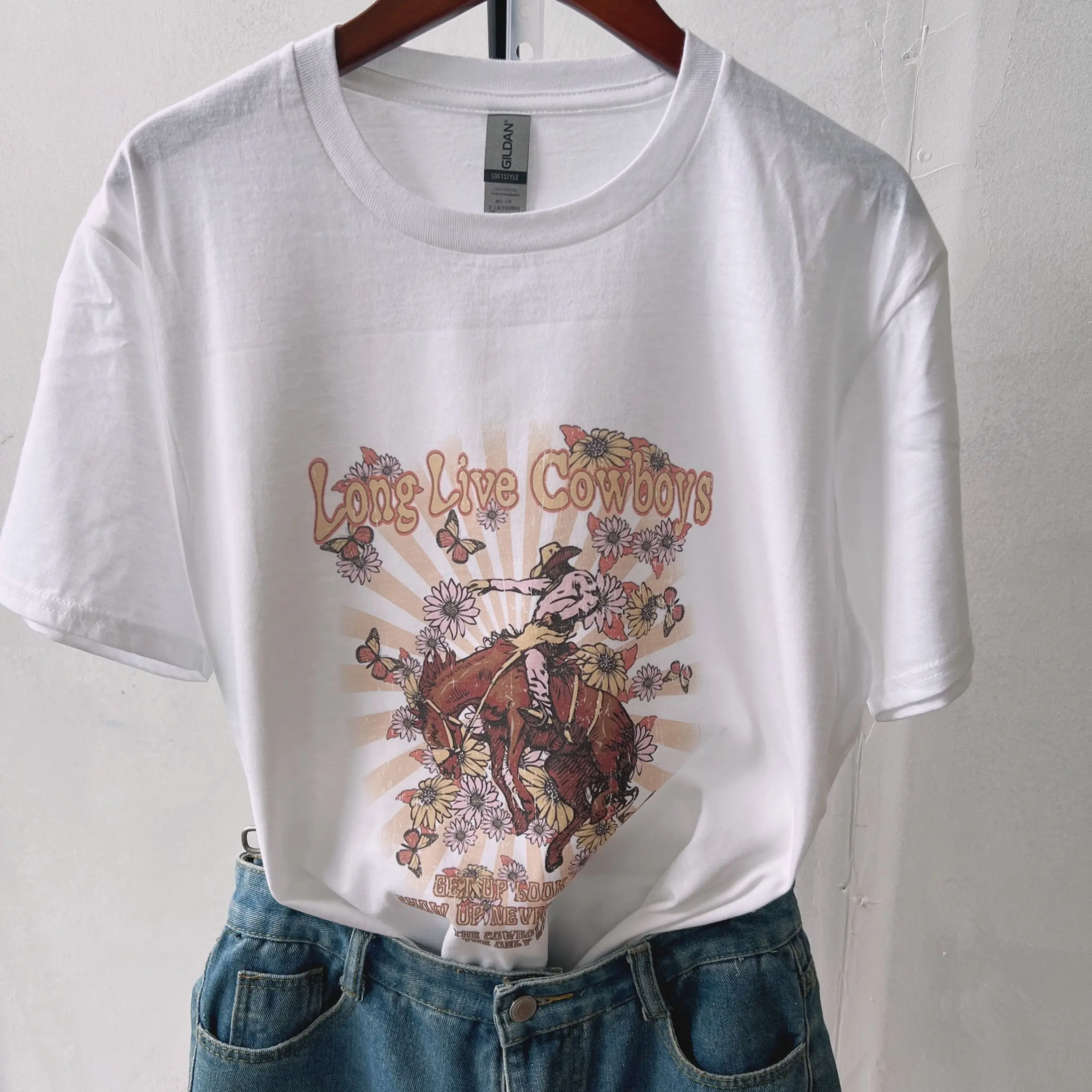 Long Live Cowboy Western Vintage Tshirt Femme Short Sleeve Rodeo Cowboy Desert Graphic Tees Women Cowgirl Retro Boho T-Shirt Top
Long Live Cowboy Western Vintage Tshirt Femme Short Sleeve Rodeo Cowboy Desert Graphic Tees Women Cowgirl Retro Boho T-Shirt Top
