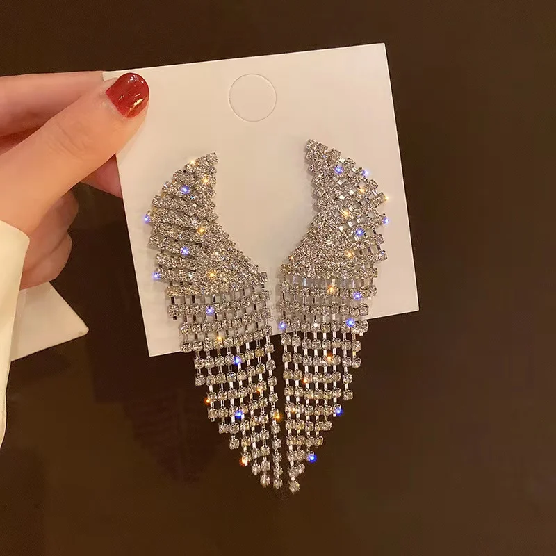 2022 Exaggerated Personalized Tassel Wings Full Of Diamond Long Earrings For Women Fashion Earring Birthday Party Jewelry Gift
2022 Exaggerated Personalized Tassel Wings Full Of Diamond Long Earrings For Women Fashion Earring Birthday Party Jewelry Gift