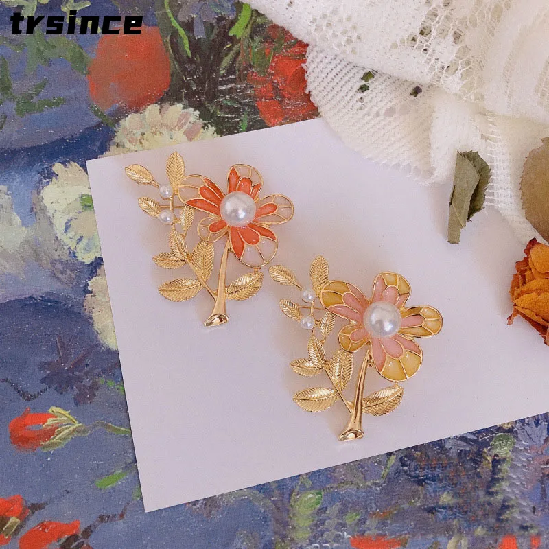 Oil Painting Botanical Brooch for Women Cute Luxury Camellia Baroque Exquisite Brooch Pin Fashion Jewelry Elegant Wedding Brooch
Oil Painting Botanical Brooch for Women Cute Luxury Camellia Baroque Exquisite Brooch Pin Fashion Jewelry Elegant Wedding Brooch