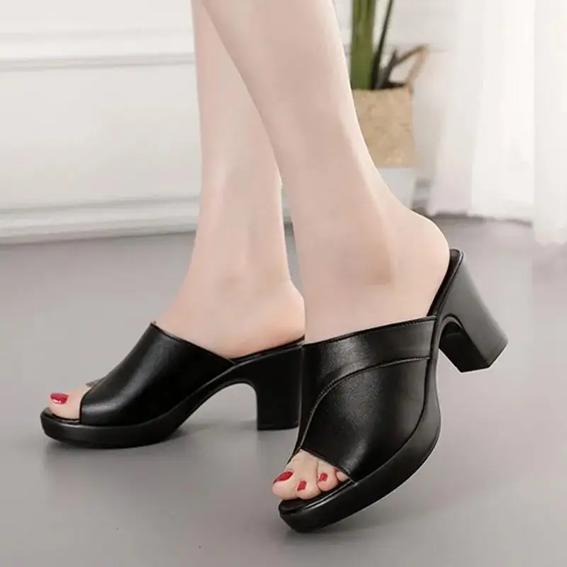 2023 Slippers Women Summer Wear Sandals New Fashion Wild Slope with Non-slip Elegant Medium Thick Heels Platform Ladies Shoes
2023 Slippers Women Summer Wear Sandals New Fashion Wild Slope with Non-slip Elegant Medium Thick Heels Platform Ladies Shoes