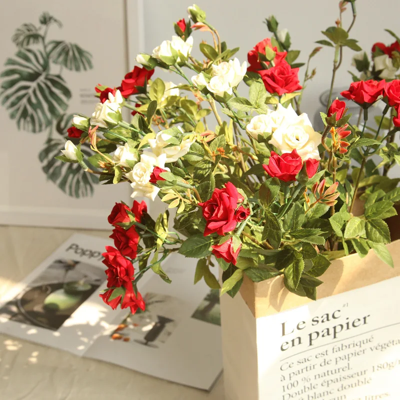 NEW Beautiful roses branch fleur silk Artificial flowers Wedding Decoration rose flores artificiales fake flowers
NEW Beautiful roses branch fleur silk Artificial flowers Wedding Decoration rose flores artificiales fake flowers