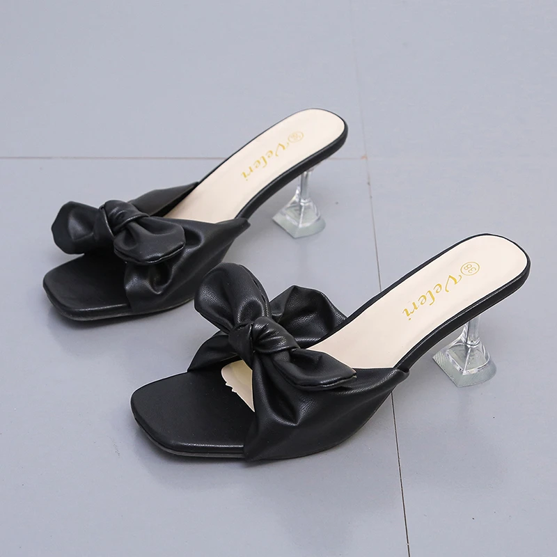 2022 Zomer Hoge Hakken Vrouw Sandalen Clear Schoenen Transparante Hakken Strik Dames Sexy Vierkante Teen Strand Slippers Mujer 
2022 Zomer Hoge Hakken Vrouw Sandalen Clear Schoenen Transparante Hakken Strik Dames Sexy Vierkante Teen Strand Slippers Mujer