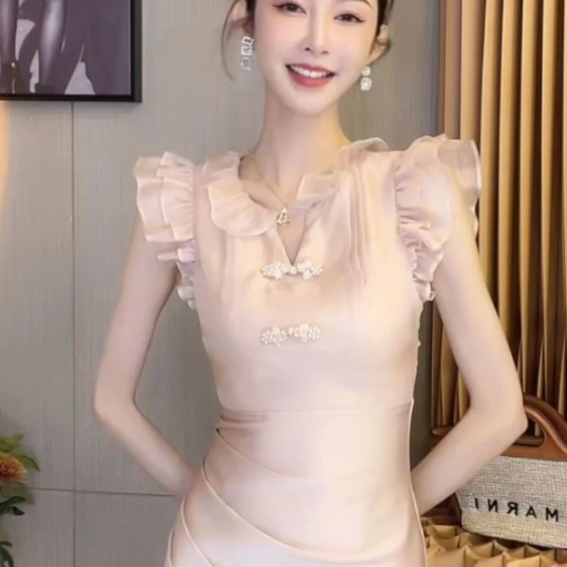 Летнее платье, розовое милое и симпатичное элегантное темпераментное платье 2023, высококачественное китайское платье с пуговицами-пластинами для девочек, женская одежда
Летнее платье, розовое милое и симпатичное элегантное темпераментное платье 2023, высококачественное китайское платье с пуговицами-пластинами для девочек, женская одежда