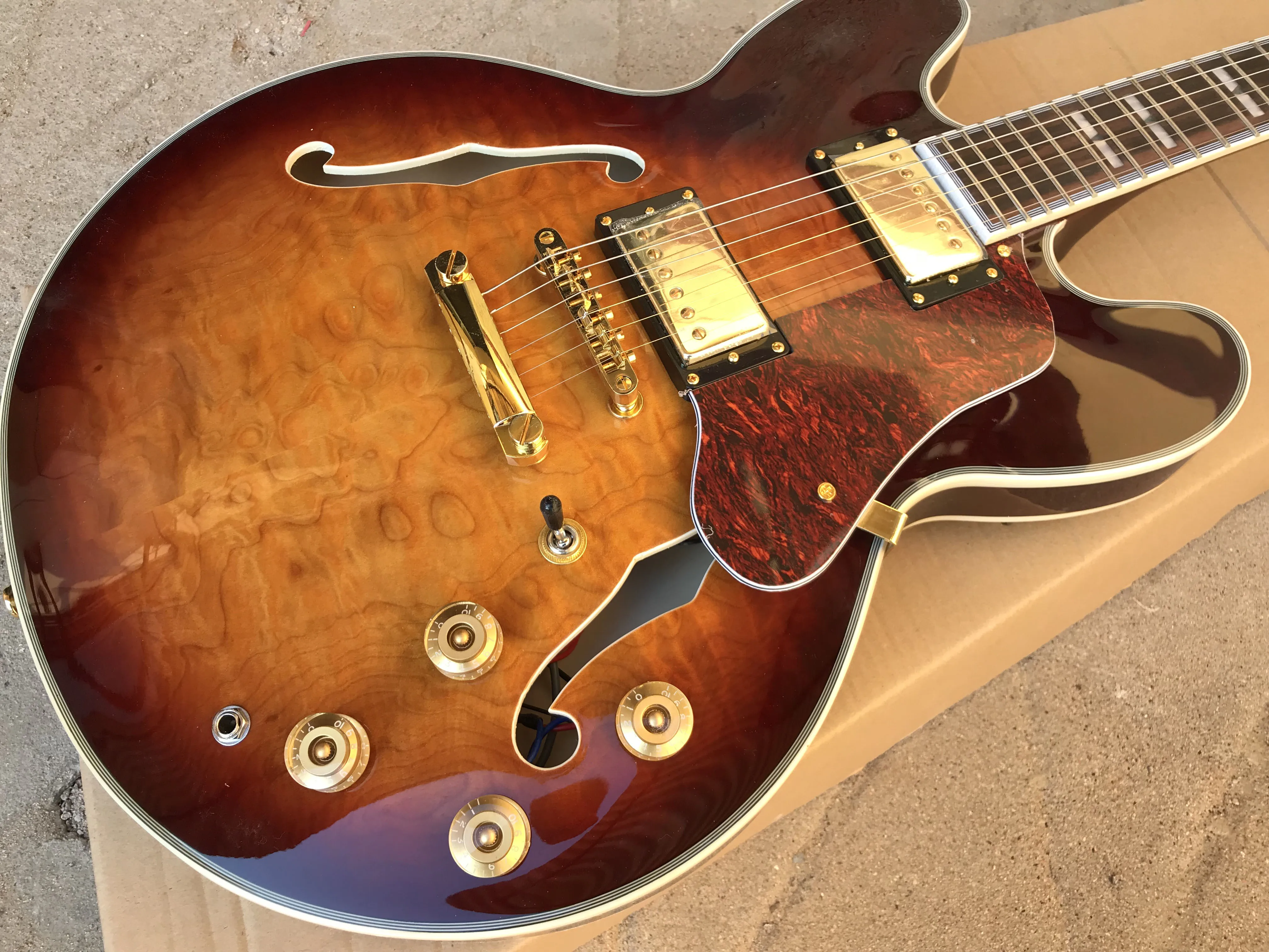 Chinese Electric Guitar Jazz Hollow Body Mahogany Neck Gold Hardware High Quality 6 Strings
Chinese Electric Guitar Jazz Hollow Body Mahogany Neck Gold Hardware High Quality 6 Strings