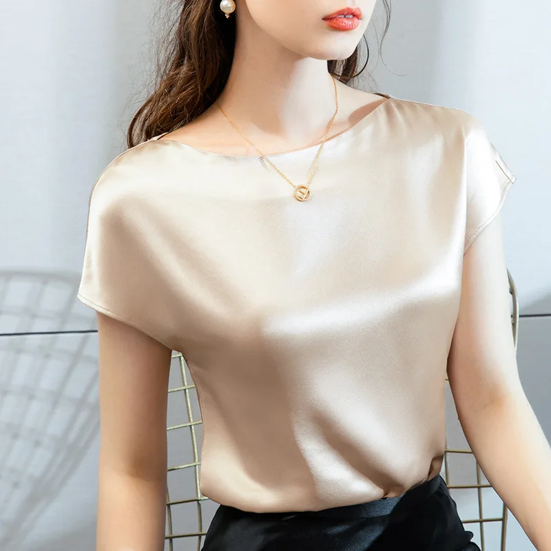Summer Women T-shirt Short Sleeve Casual Fashion Pullovers Tops Ice Silk Satin Female Solid Color Bottoming Shirt Loose Tees
Summer Women T-shirt Short Sleeve Casual Fashion Pullovers Tops Ice Silk Satin Female Solid Color Bottoming Shirt Loose Tees