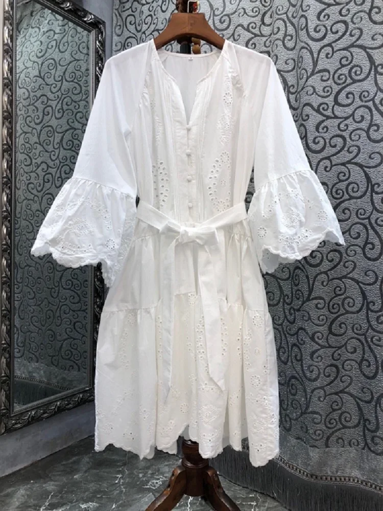 New Arrival Dress 2022 Summer Fashion Style Women V-Neck Hollow Out Embroidery Flare Sleeve Belt Deco Flare Sleeve Loose Dress
New Arrival Dress 2022 Summer Fashion Style Women V-Neck Hollow Out Embroidery Flare Sleeve Belt Deco Flare Sleeve Loose Dress