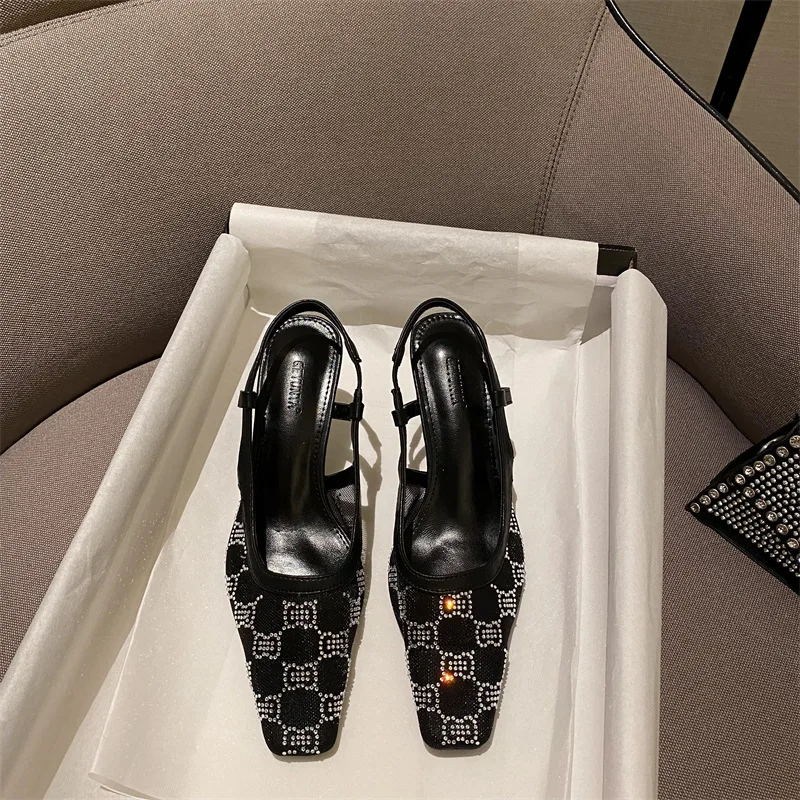 Hot selling brand rhinestone sandals women 2022 new cat heel fashion shoes velvet women's shoes hot drill slippers
Hot selling brand rhinestone sandals women 2022 new cat heel fashion shoes velvet women's shoes hot drill slippers
