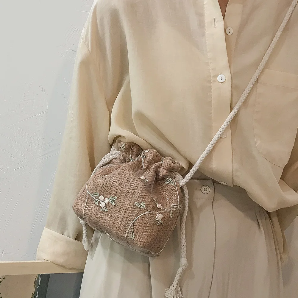 Ladies Small Lace Handbags Women Straw Woven Flower Embroidery Shoulder Crossbody Bags Ladies Messenger Knitting Bag
Ladies Small Lace Handbags Women Straw Woven Flower Embroidery Shoulder Crossbody Bags Ladies Messenger Knitting Bag