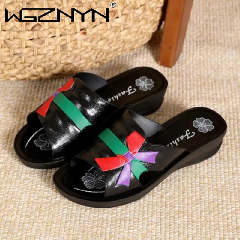 Women's High Heel Wedge Slippers 2023 Summer Retro Open Toe Slides Shoes for Women Outdoor Casual Ladies Slippers Female Sandals
Women's High Heel Wedge Slippers 2023 Summer Retro Open Toe Slides Shoes for Women Outdoor Casual Ladies Slippers Female Sandals