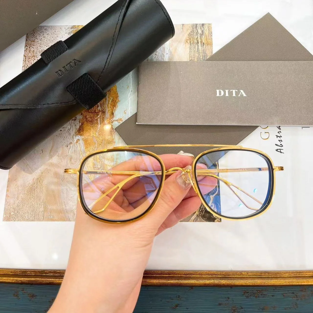 Authentic DITA DTX-118 Polarized UV400 Clear Lens Men Women Sun Glasses Business Classic Fashion Alloy Frame Male Couple Eyewear
Authentic DITA DTX-118 Polarized UV400 Clear Lens Men Women Sun Glasses Business Classic Fashion Alloy Frame Male Couple Eyewear