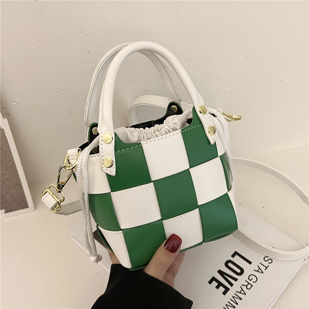 Trendy Checkered Drawstring Bukcet Small Top Handle Bags For Women Luxury Brand Woven PU Leather Shoulder Crossbody Bags 2022
Trendy Checkered Drawstring Bukcet Small Top Handle Bags For Women Luxury Brand Woven PU Leather Shoulder Crossbody Bags 2022