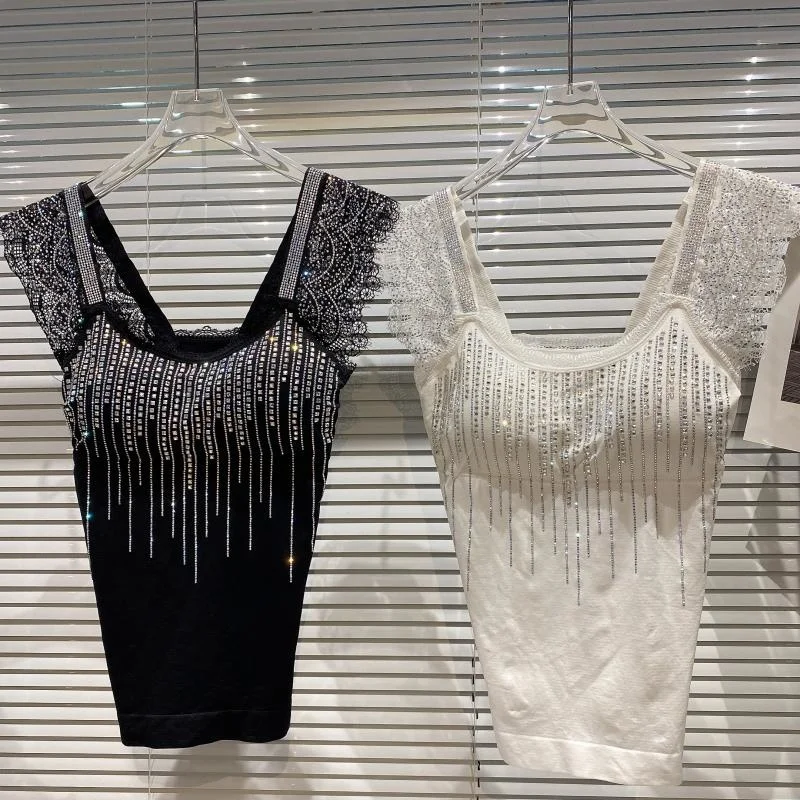 BORVEMAYS 2023 Spring Summer New Fashion Trend V Neck Sleeveless Solid Color Lace Diamonds Tassel Elegant Camis Tank Tops Women
BORVEMAYS 2023 Spring Summer New Fashion Trend V Neck Sleeveless Solid Color Lace Diamonds Tassel Elegant Camis Tank Tops Women